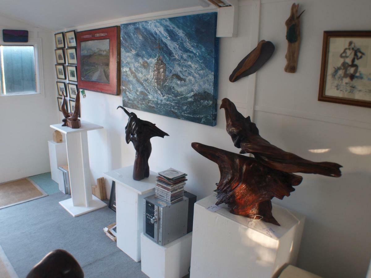 Lakefield Gallery Keel  Екстер'єр фото