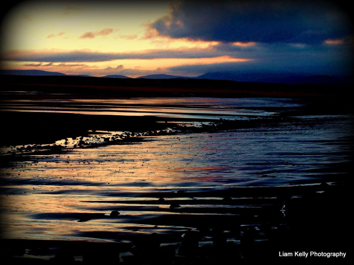 Lakefield Gallery Keel  Екстер'єр фото